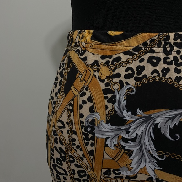 Chain Print Skirt - Picture 3 of 8